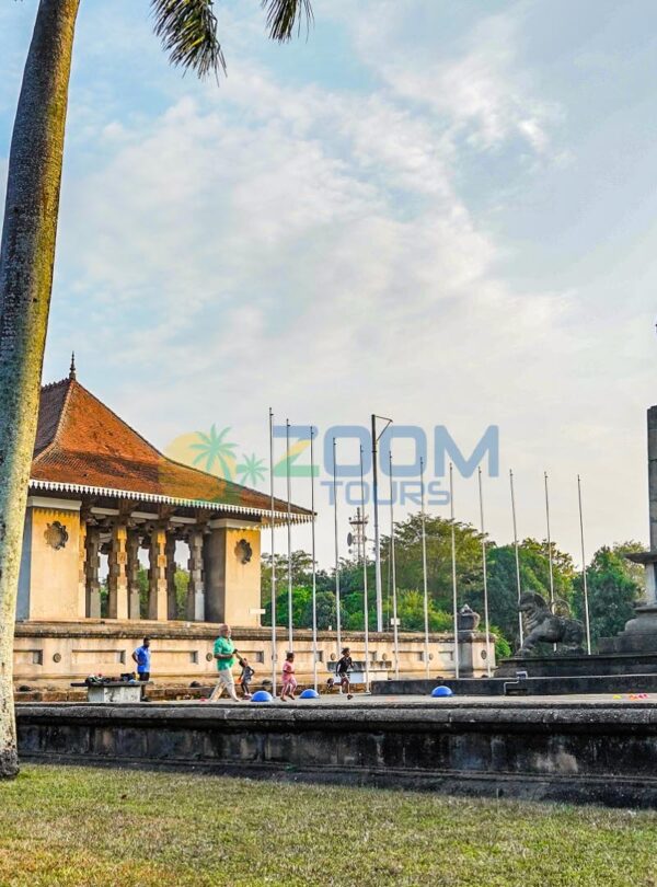 Wide shot of Independence Square in Colombo during a day tuk tuk tour.
